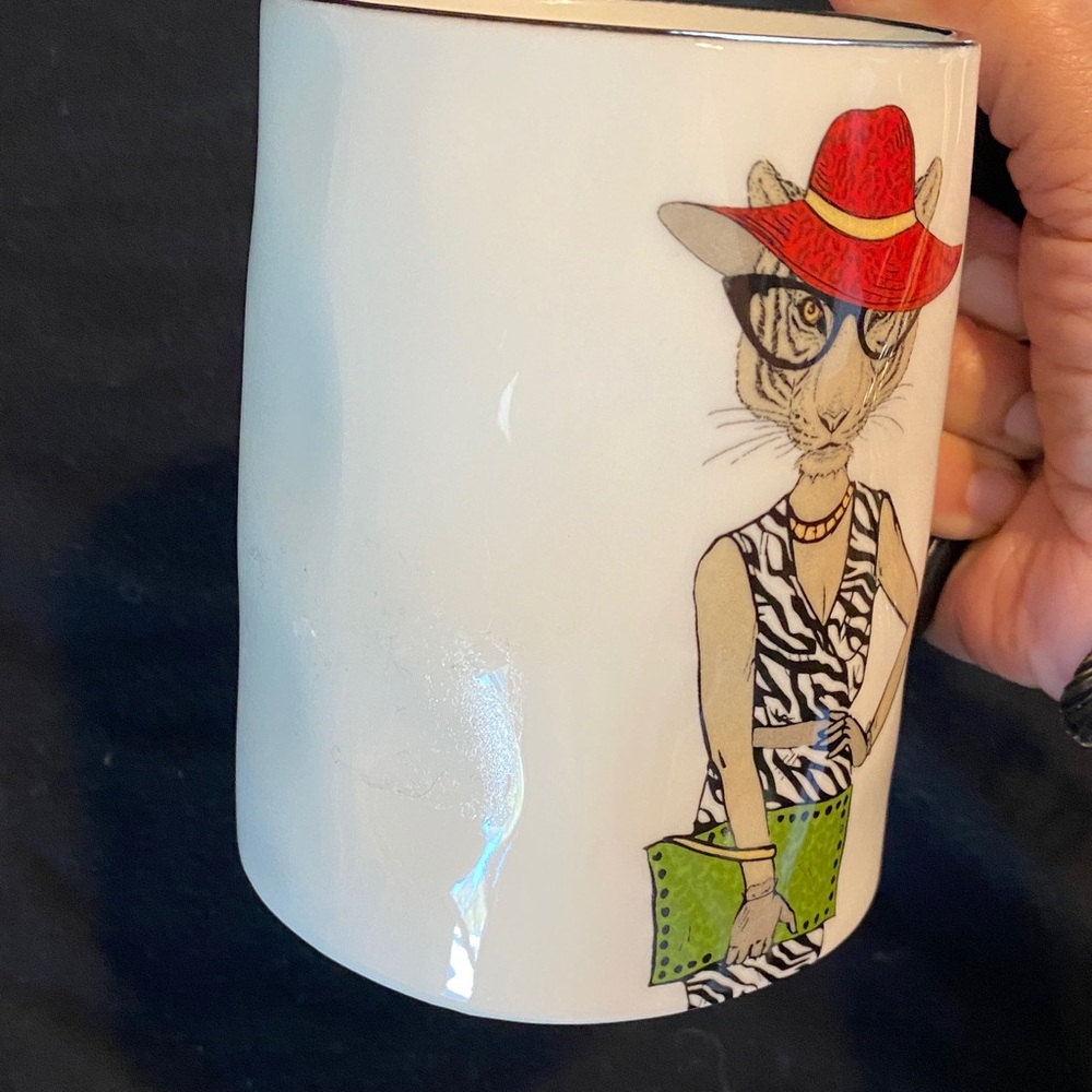 Hipster Cat Mug with Red Hat and Black Handle - Picture 5 of 5